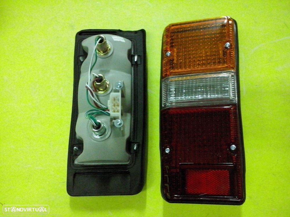 Farolim / Farolins trás Toyota Hiace LH20 NOVOS - 1