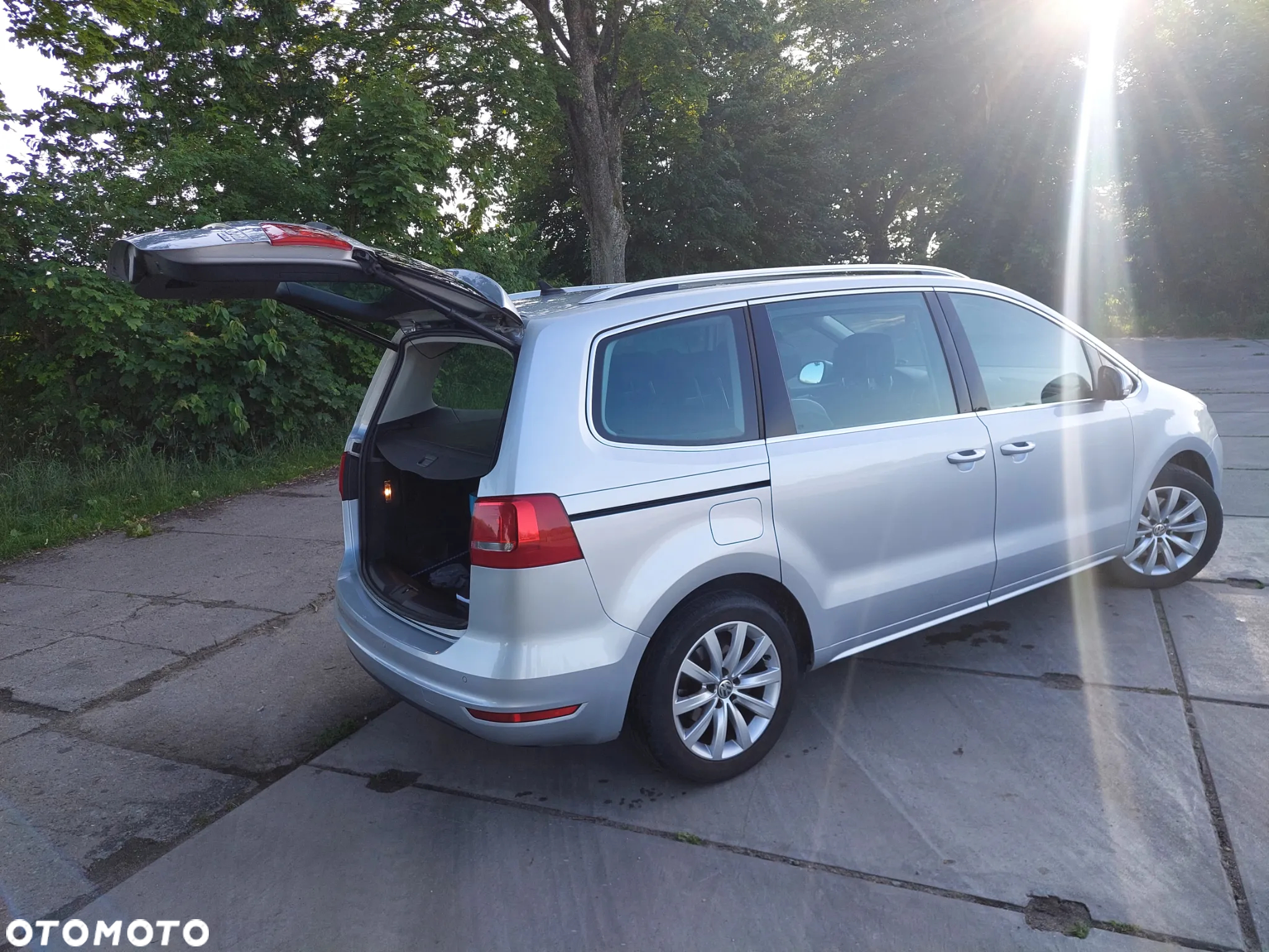 Volkswagen Sharan 2.0 TDI Blue Motion Highline - 16