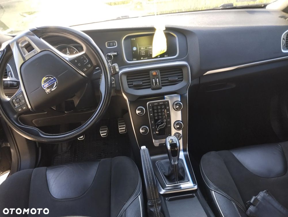Volvo V40 D4 Drive-E R-Design Kinetic - 10