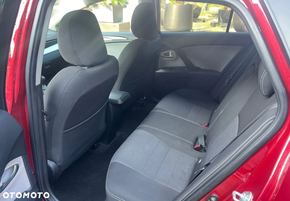 Toyota Avensis 1.8 Prestige MS - 4