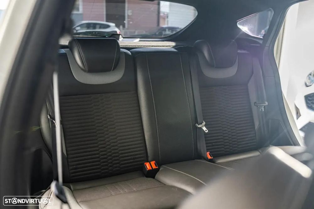 Ford Focus 2.0 EcoBoost ST c/ Pack Pele Desportiva - 50