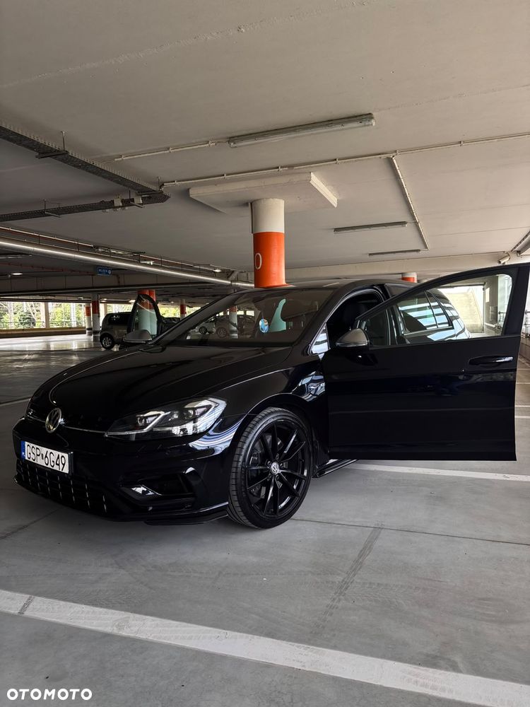 Volkswagen Golf - 37