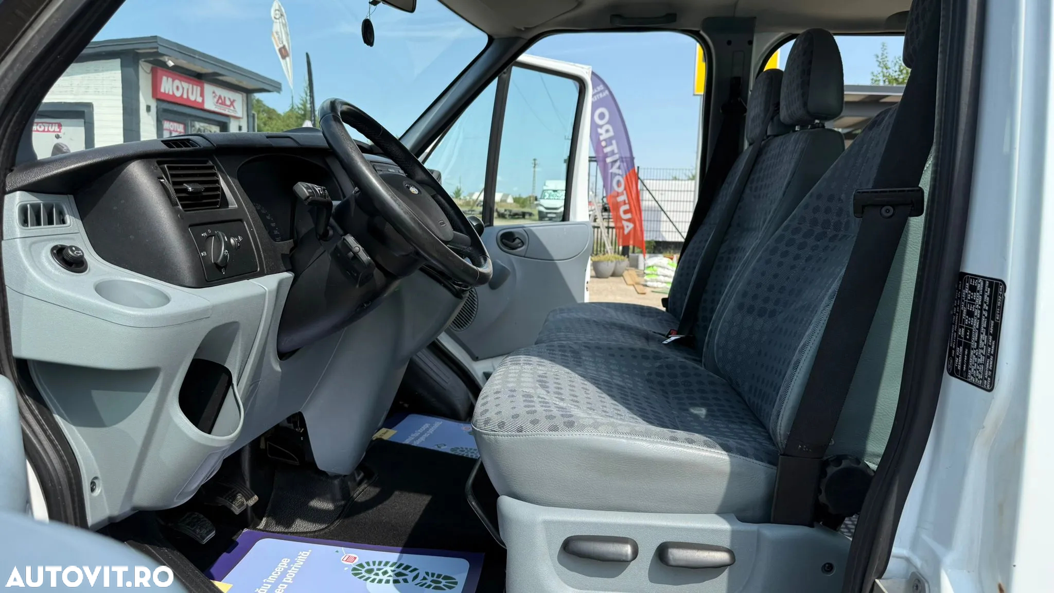 Ford Transit 300 SWB Kombi Ambiente - 13