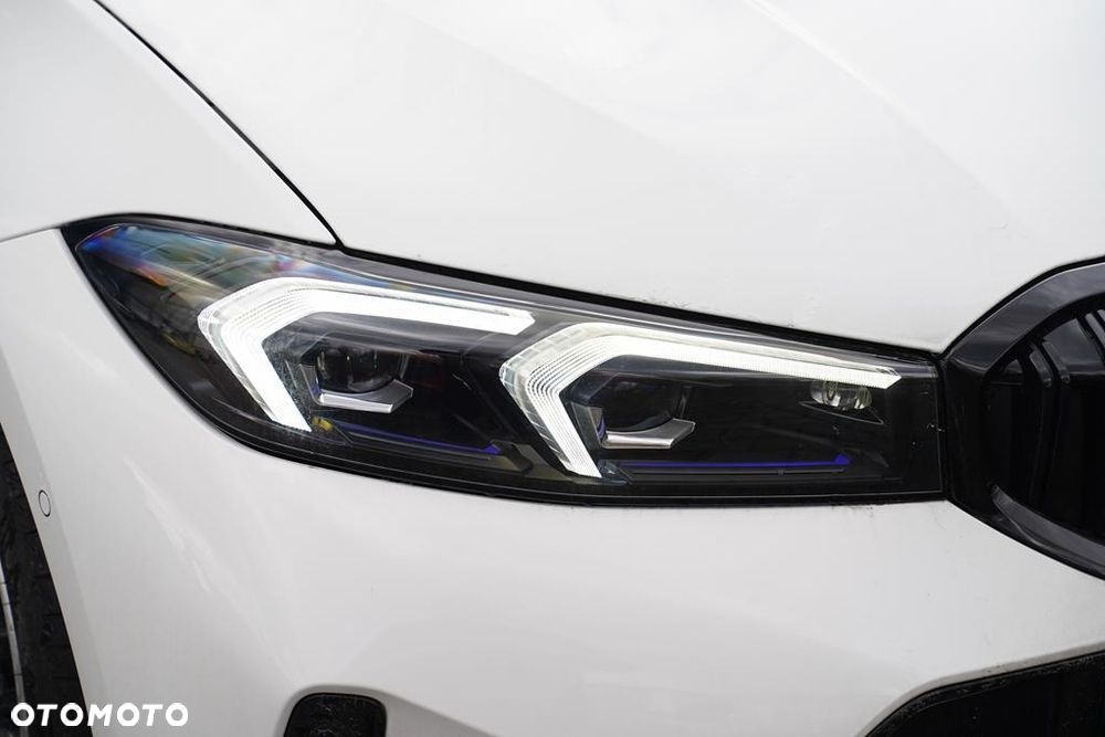 BMW Seria 3 320i xDrive M Sport sport - 16