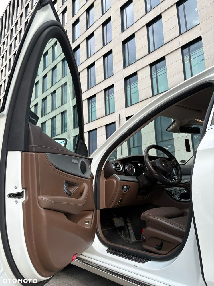 Mercedes-Benz Klasa E 220 d 4-Matic Business Edition 9G-TRONIC - 1