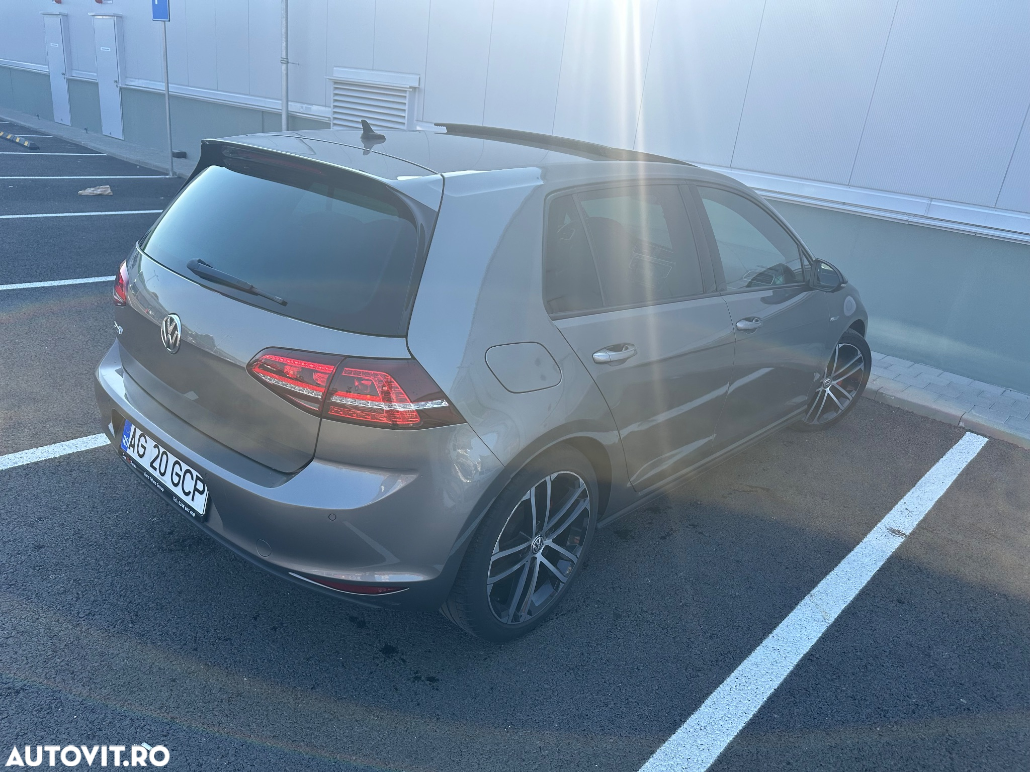 Volkswagen Golf 2.0 TDI DSG GTD - 4