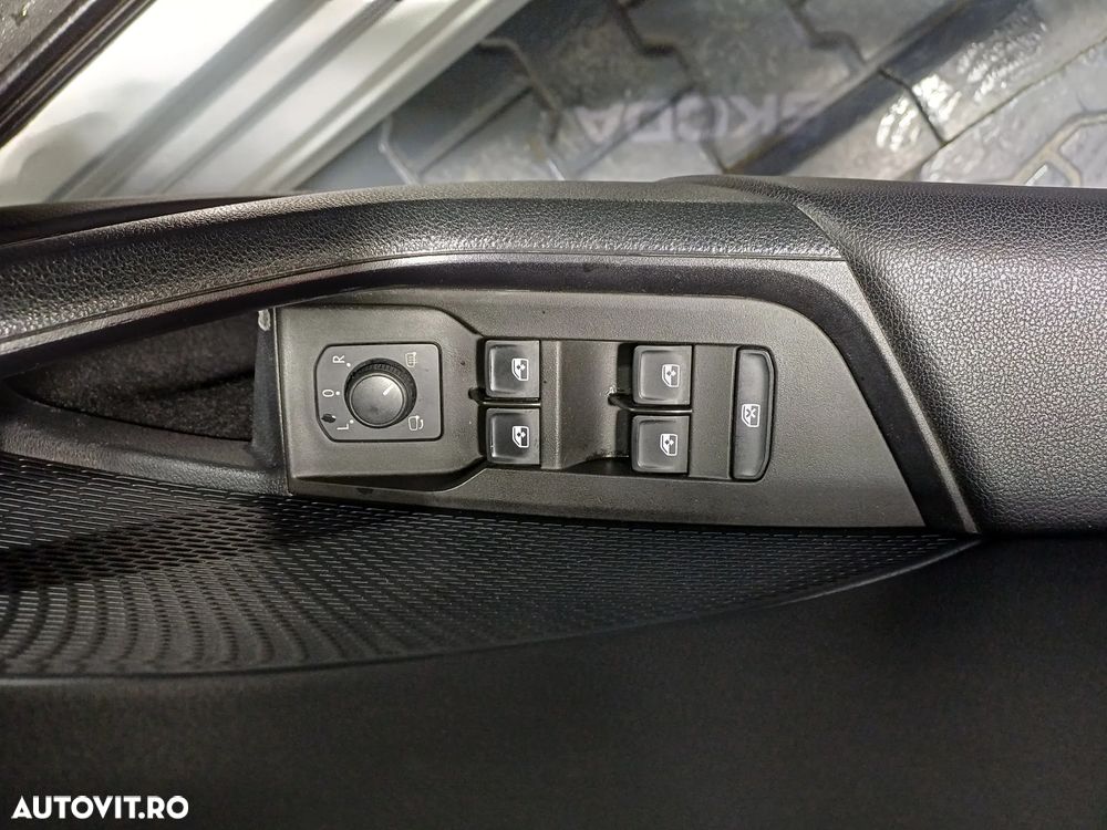 Skoda Octavia 2.0 TDI DSG Style - 7