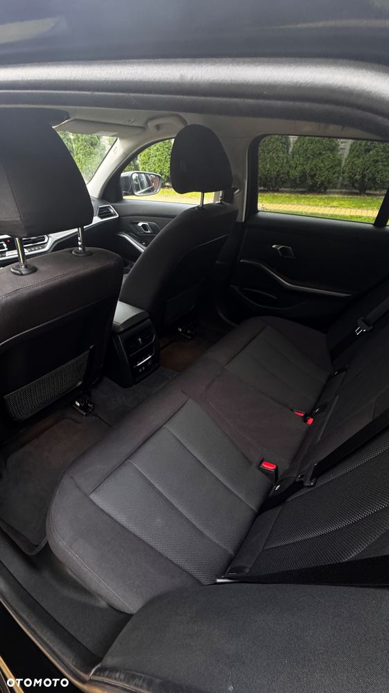 BMW Seria 3 320d xDrive - 11
