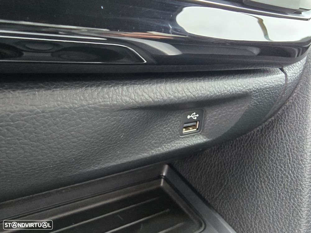 BMW 330 e iPerformance Pack M Shadow - 43