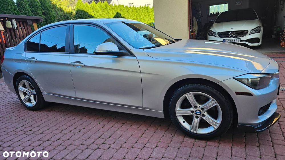 BMW Seria 3 328i xDrive Sport-Aut Sport Line - 19