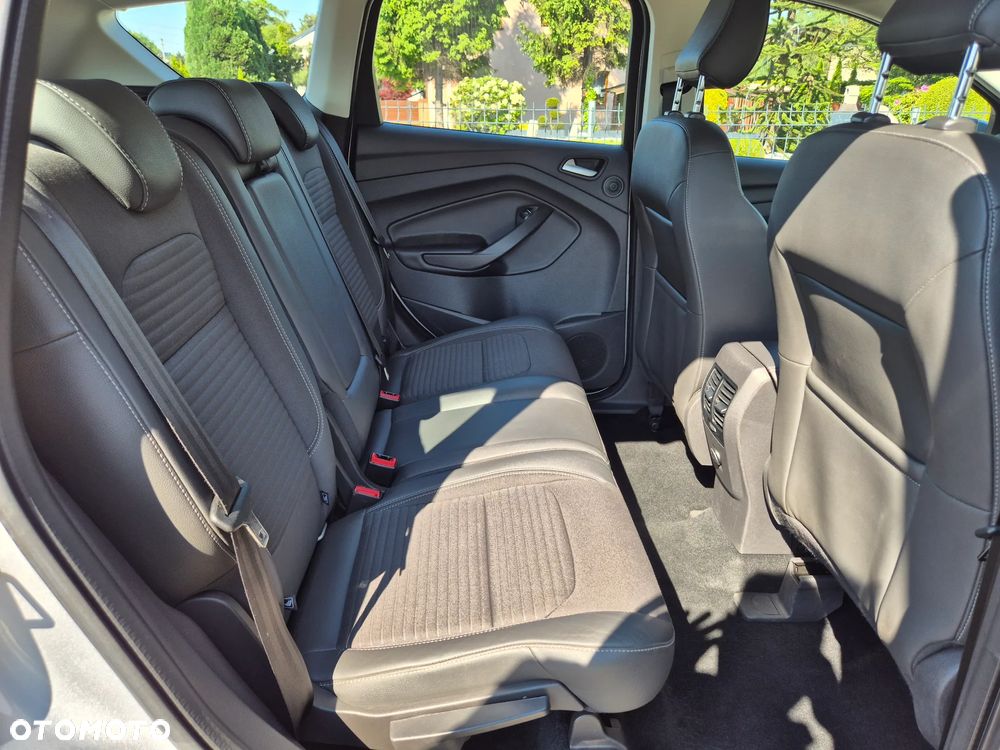 Ford Kuga 2.0 TDCi 4x2 Titanium - 16