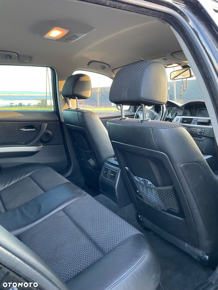 BMW Seria 3 320i - 12