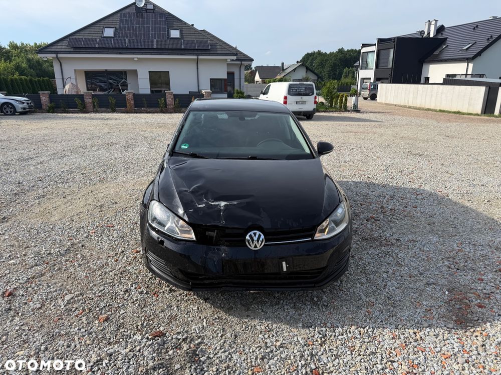 Volkswagen Golf - 6