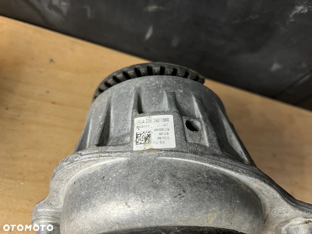MERCEDES Poduszka łapa silnika lewa prawa W205 S205 A2052407600 A2052407700 - 8