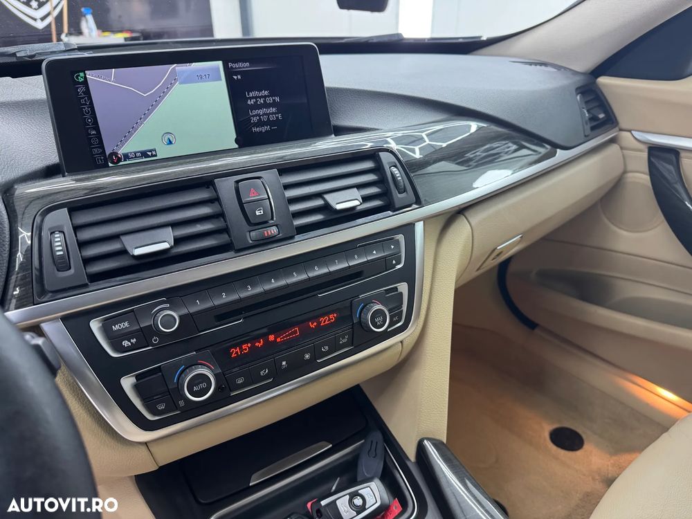 BMW Seria 3 320d Aut. Blue Performance Luxury Line - 23