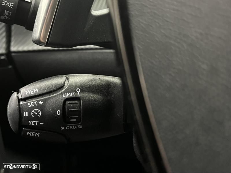 Peugeot 2008 1.2 PureTech Active EAT8 - 9