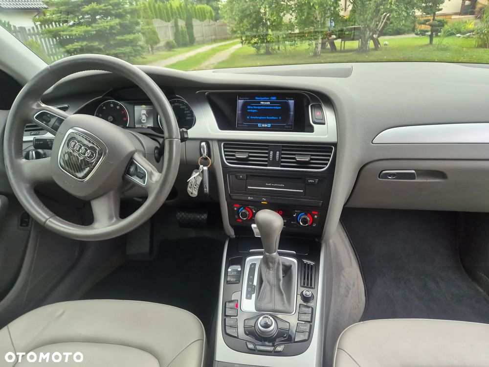 Audi A4 Limousine - 28