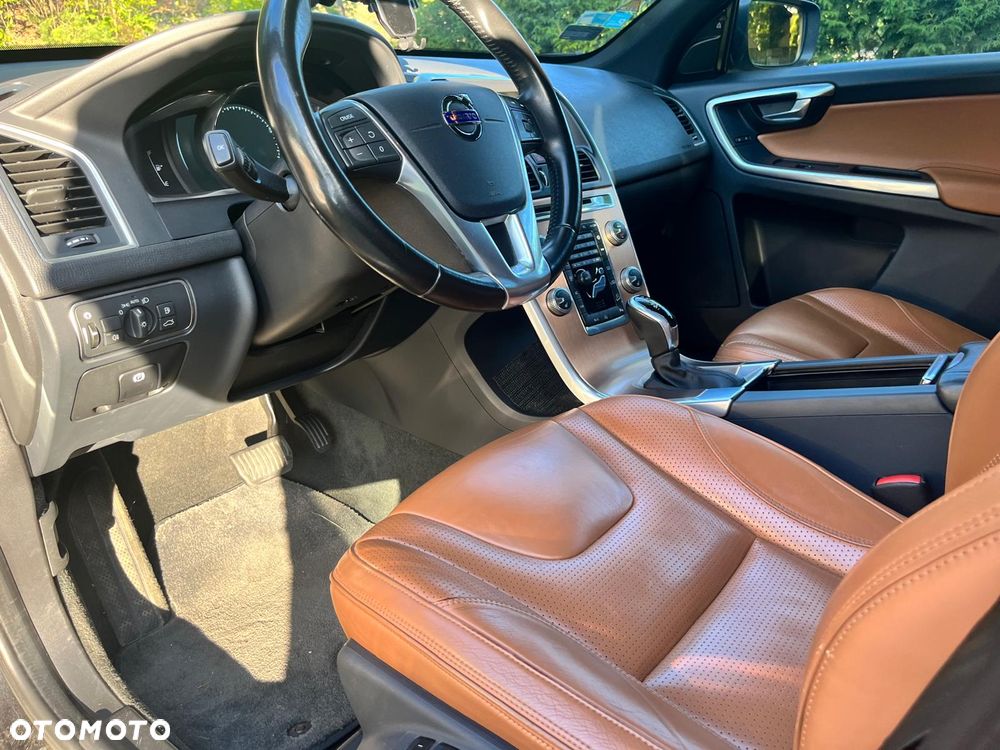 Volvo XC 60 D5 AWD Summum - 8