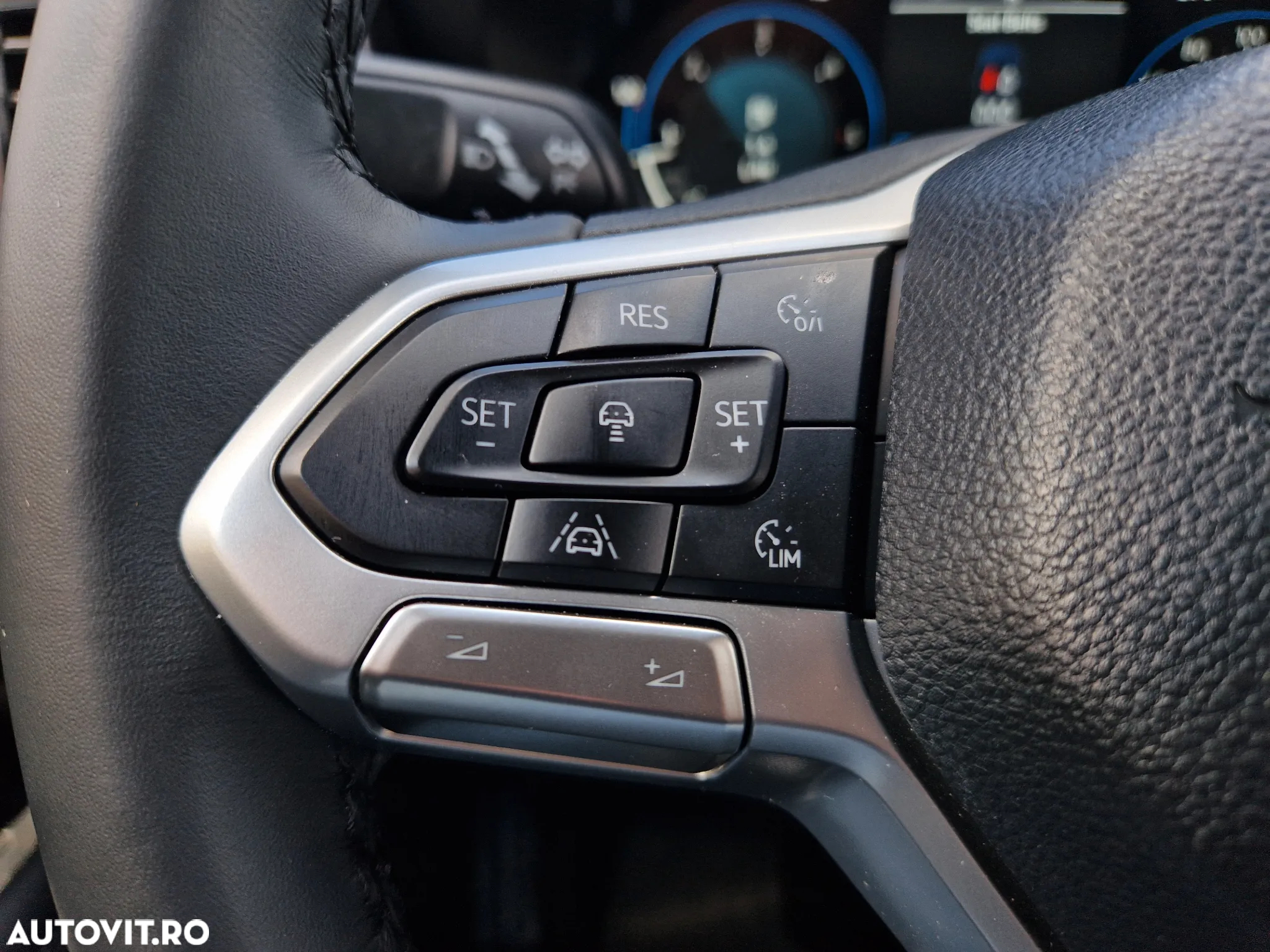 Volkswagen Amarok 3.0 TDI 241 CP 4M 10AT Aventura - 11