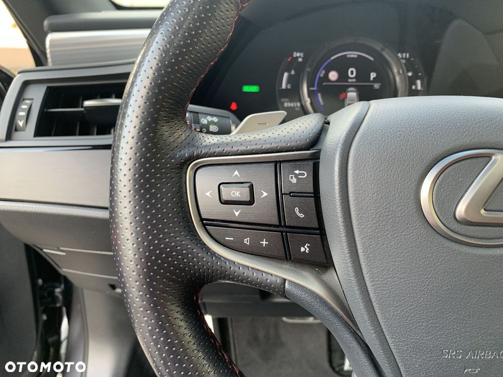 Lexus ES 300h F Sport Edition - 16