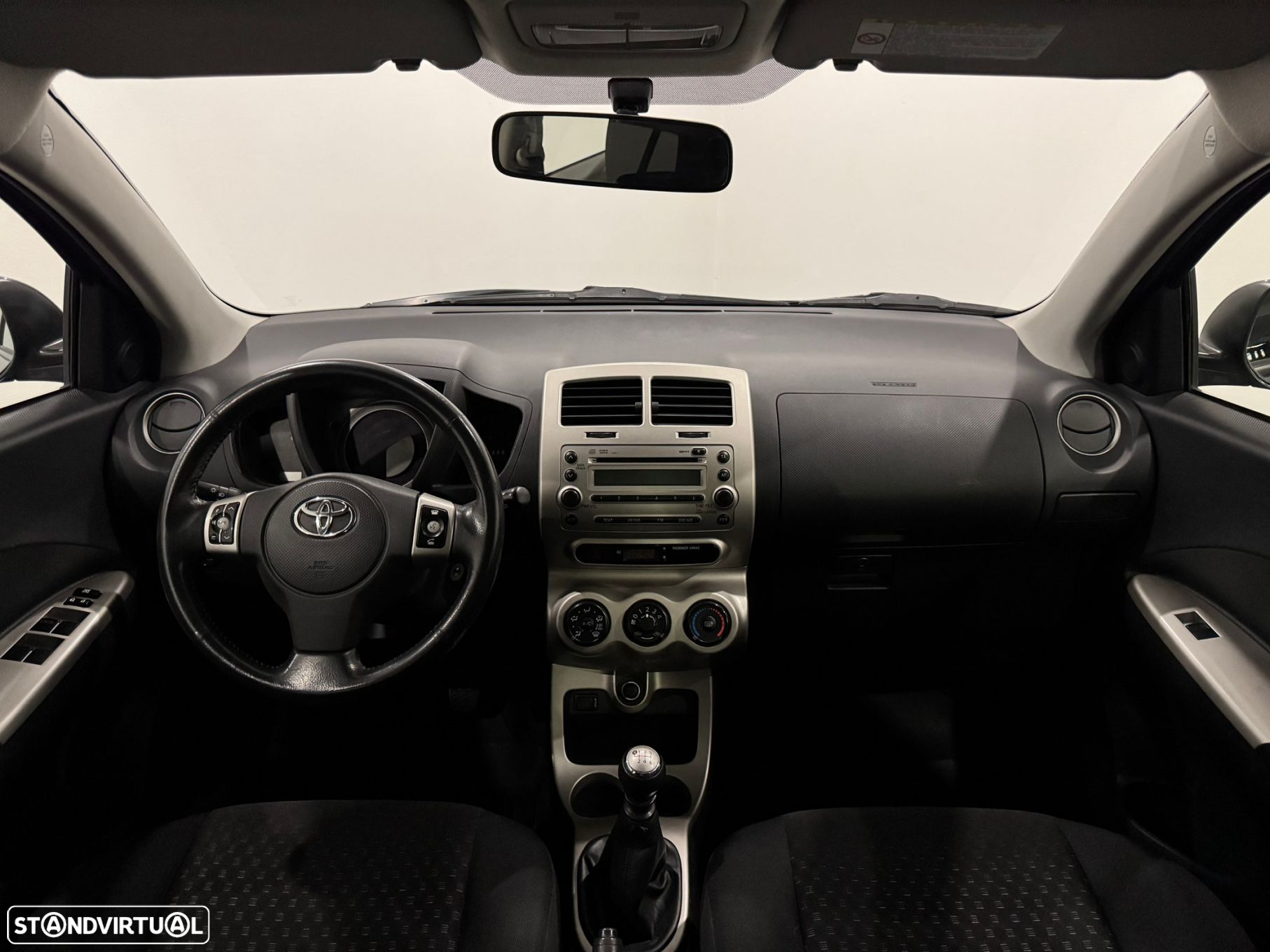 Toyota Urban Cruiser 1.33 VVT-i Sol - 28