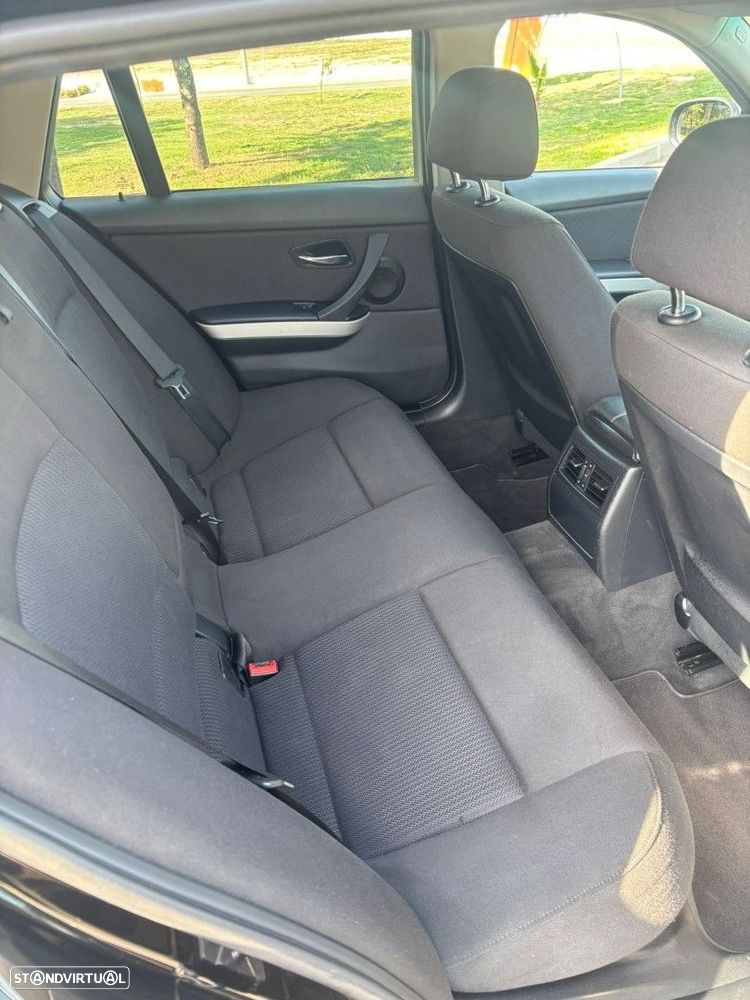 BMW 320 d Touring Navigation - 13