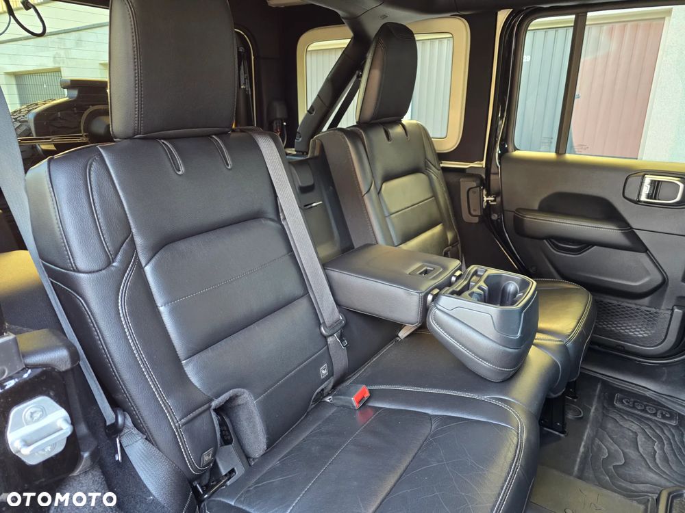 Jeep Wrangler Unlimited 2.2 CRD Sahara - 21