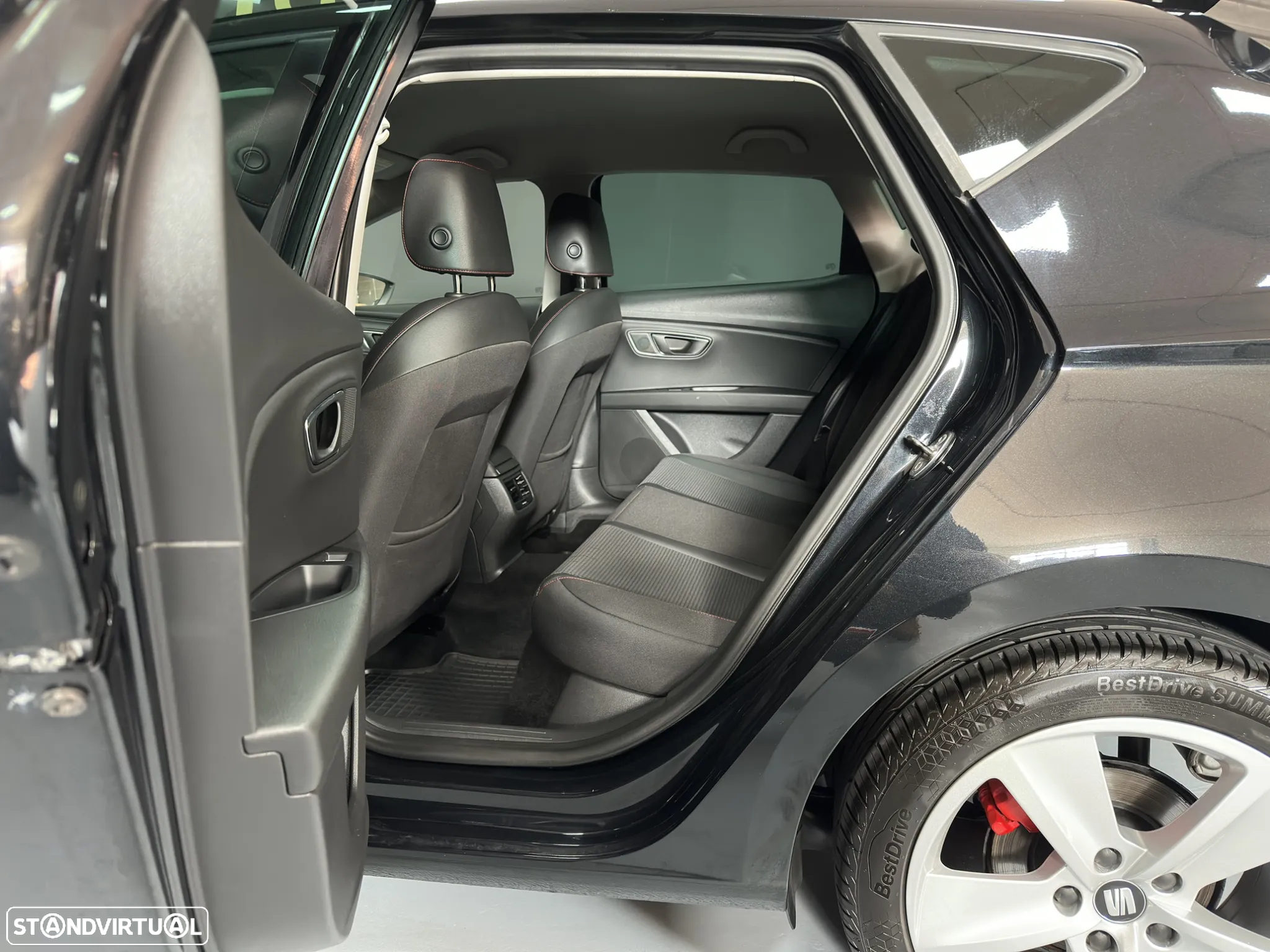 SEAT Leon 2.0 TDI DPF FR - 31