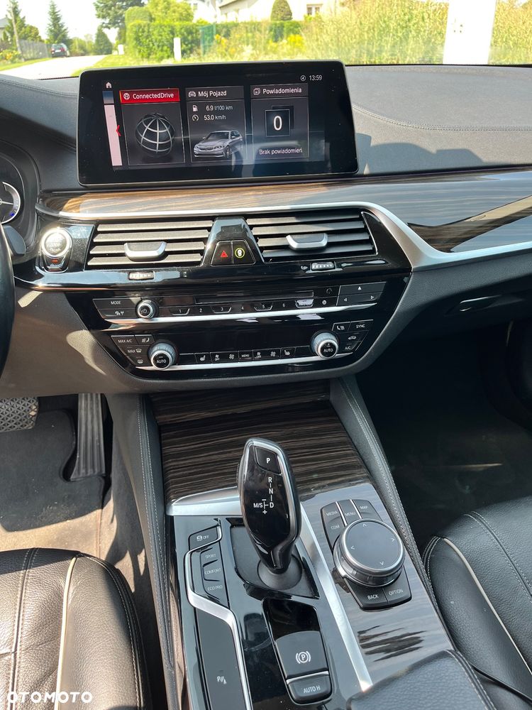 BMW Seria 5 520d Luxury Line sport - 10