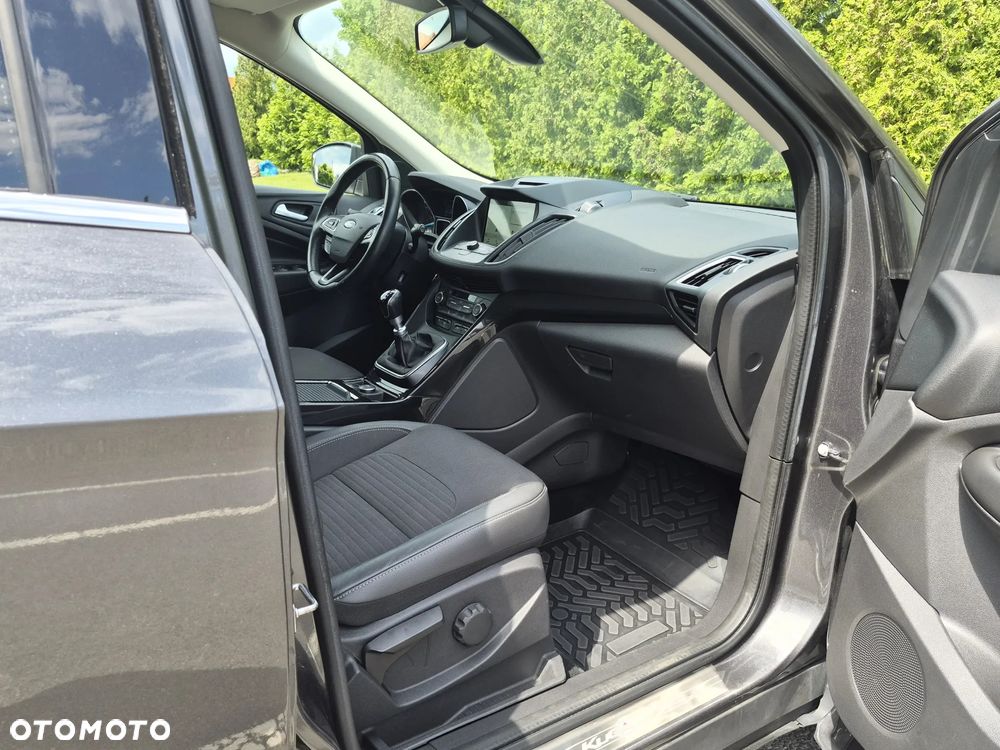 Ford Kuga 1.5 EcoBoost 2x4 Titanium - 20