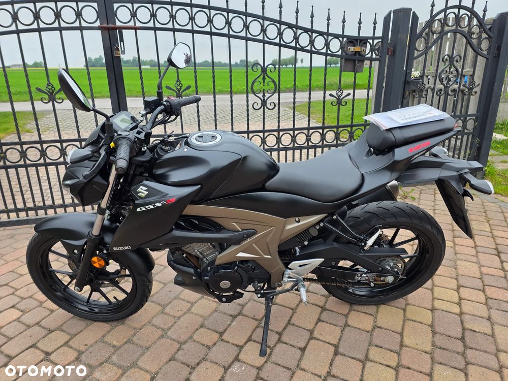 Suzuki GSX - 20