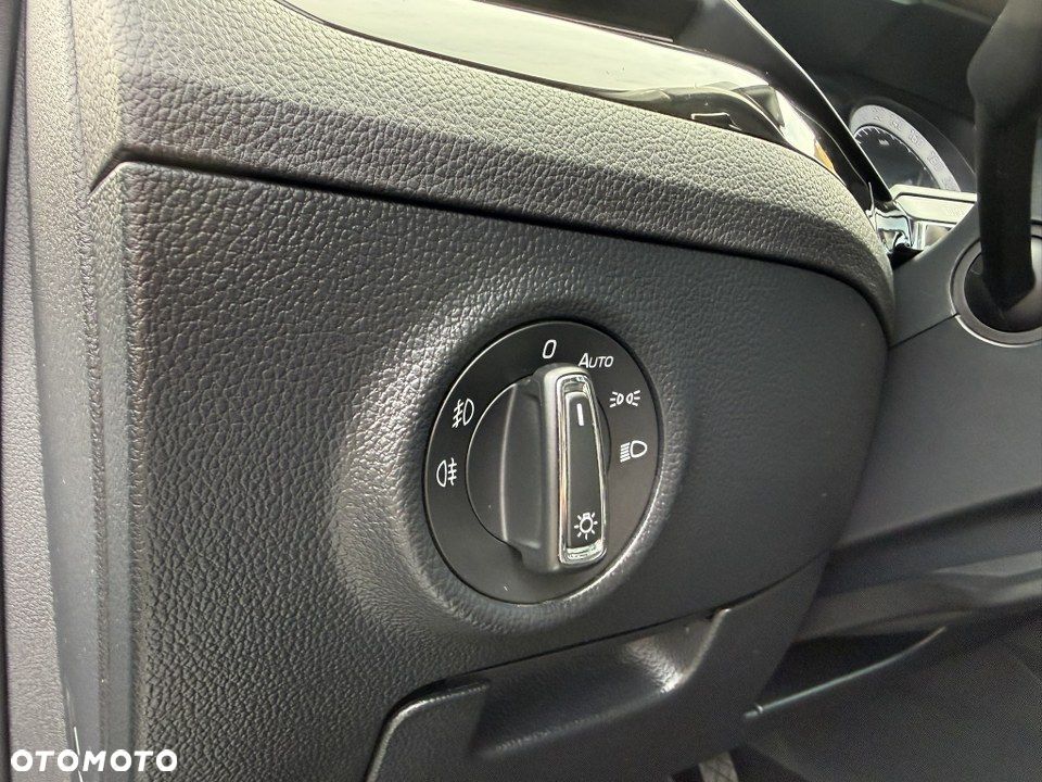 Skoda Superb 2.0 TSI L&K DSG - 23