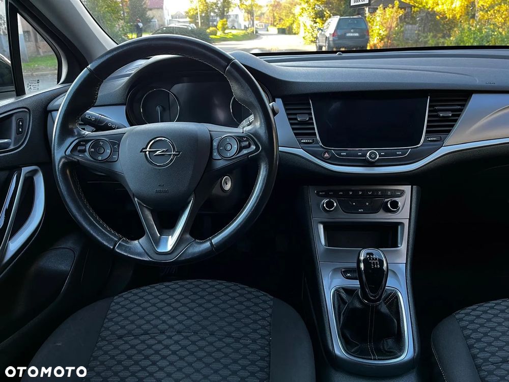 Opel Astra 1.2 T Elegance S&S - 11