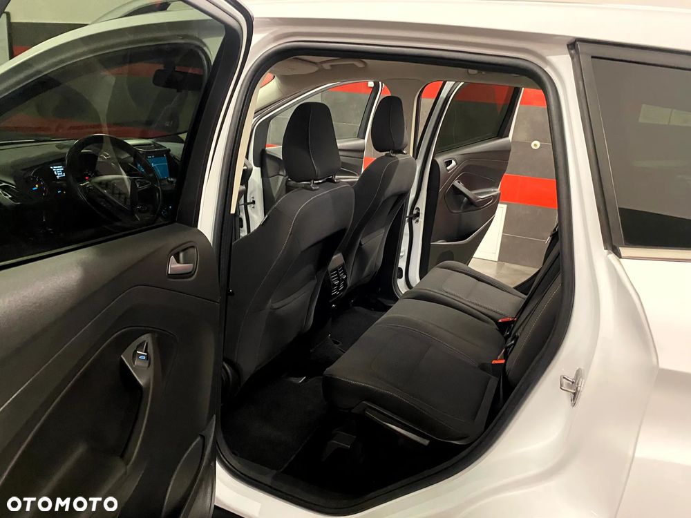 Ford Kuga 1.5 EcoBoost 2x4 Individual - 16