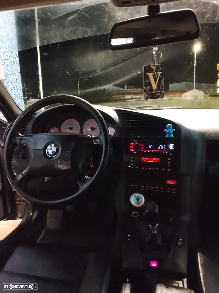 BMW 325 tds Touring - 7