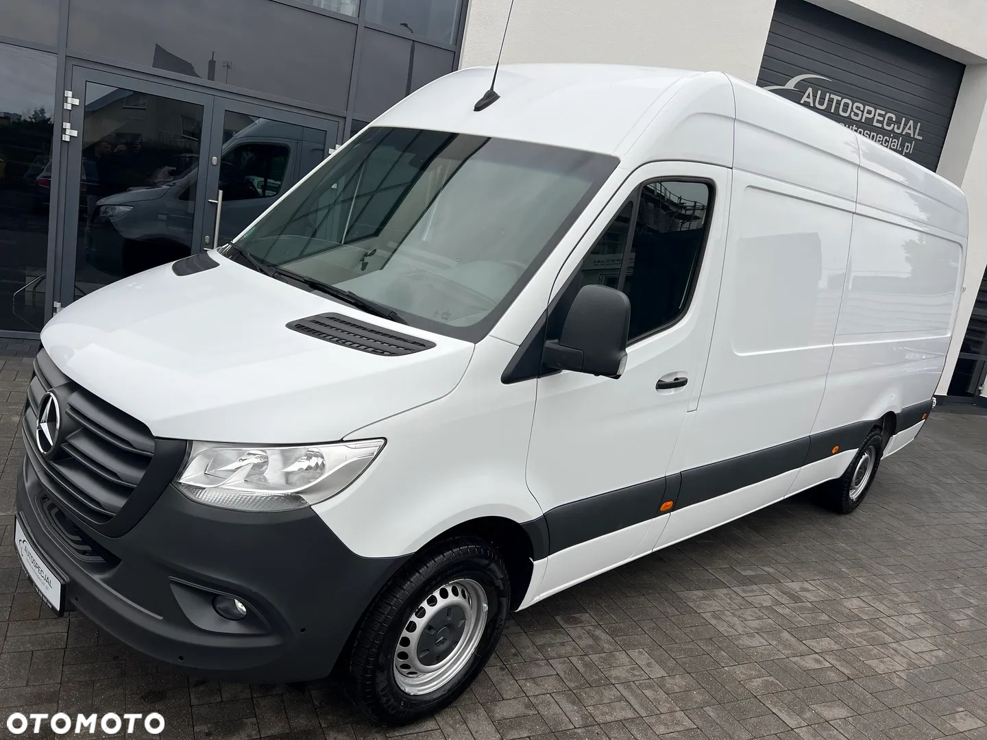 Mercedes-Benz Sprinter - 2