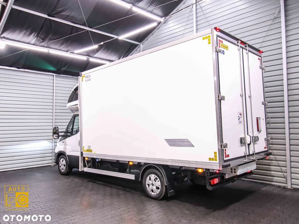 Iveco DAILY CHŁODNIA + MROŹNIA + AGREGAT x 2 + AUTOMAT - 5