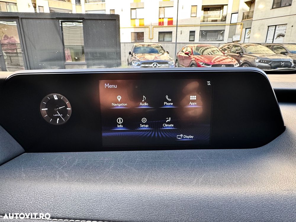 Lexus UX 250h Amazing Edition - 16