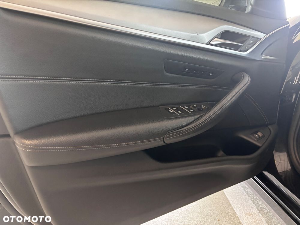BMW Seria 5 520d Efficient Dynamics Edition - 22