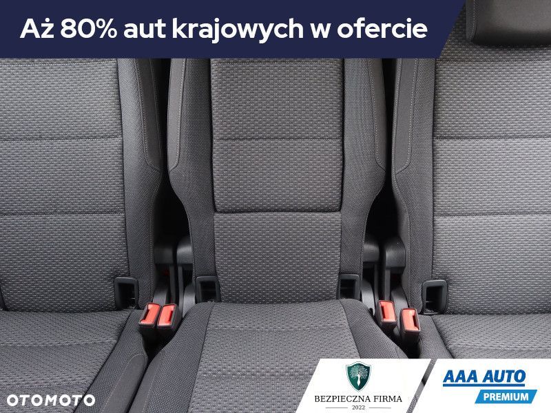 Volkswagen Touran - 12