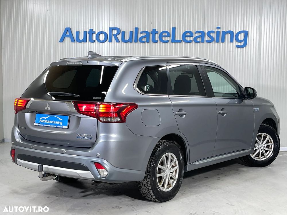 Mitsubishi Outlander 2.0 4WD Top - 4