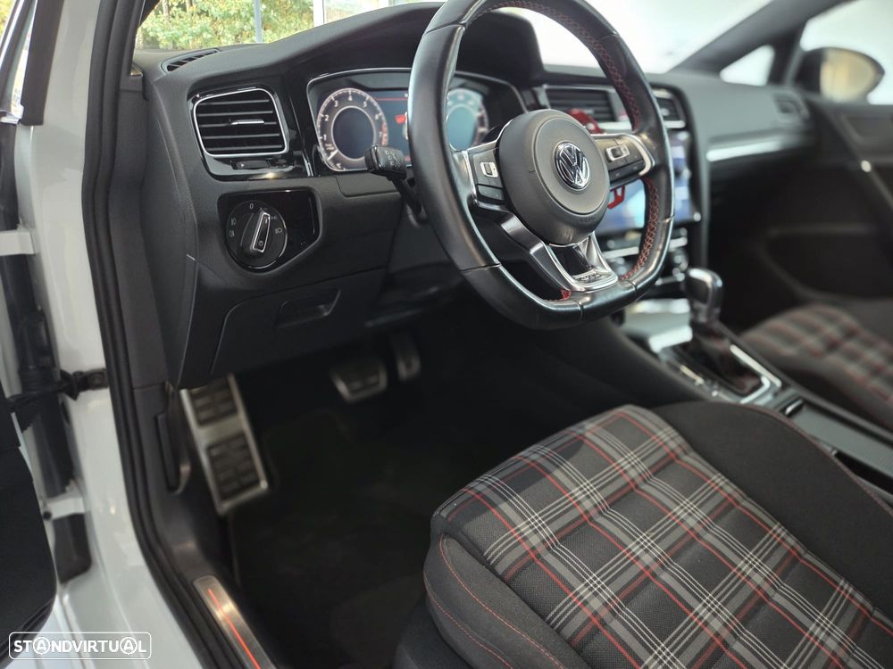 VW Golf GTI 2.0 TSI OPF DSG Performance - 12