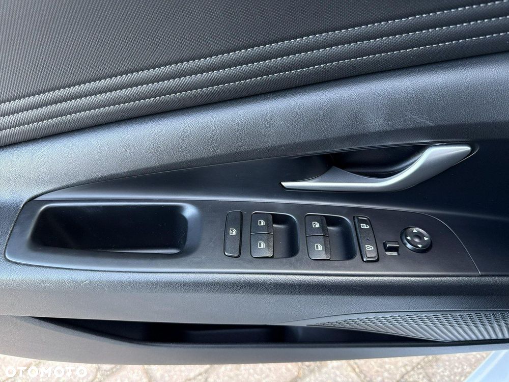 Hyundai Elantra 1.6 Smart - 23