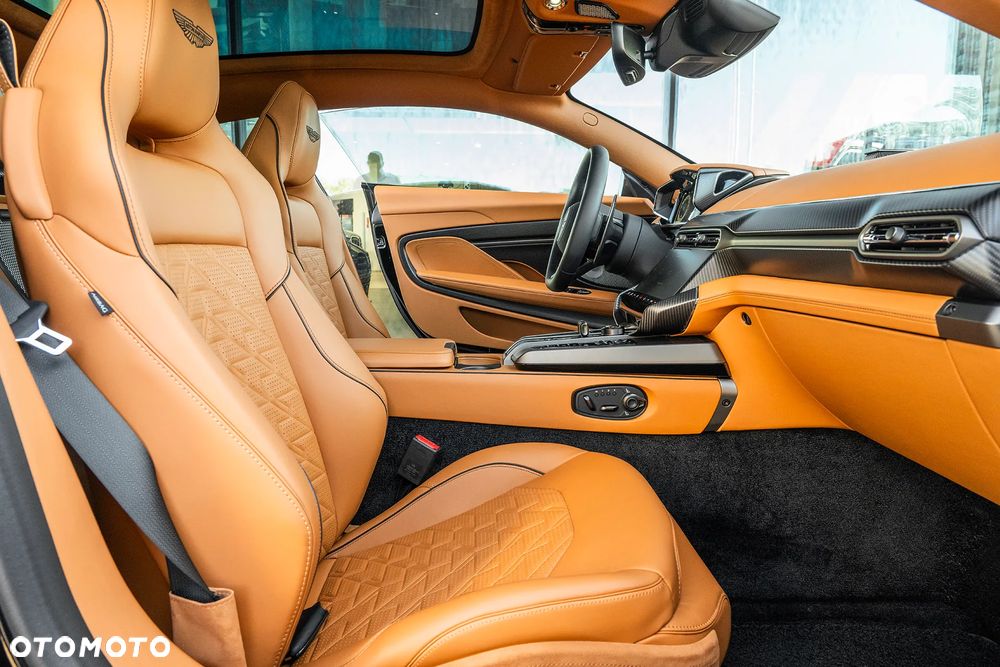 Aston Martin Vanquish - 13