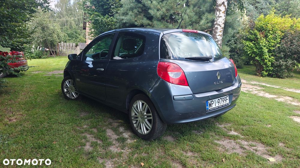 Renault Clio - 8