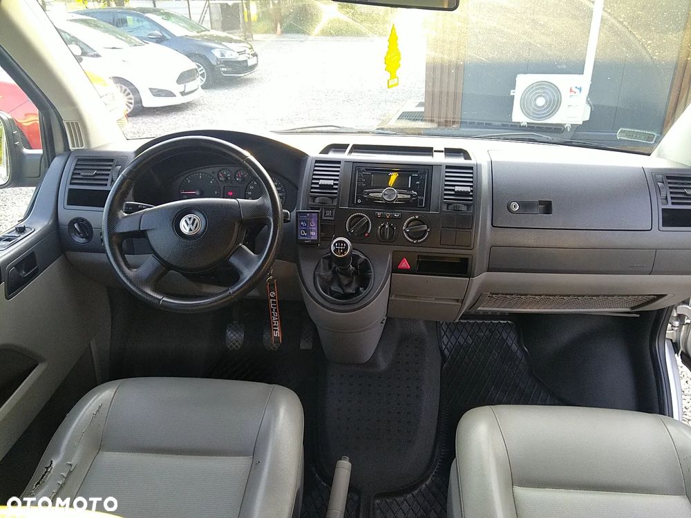 Volkswagen Caravelle - 18