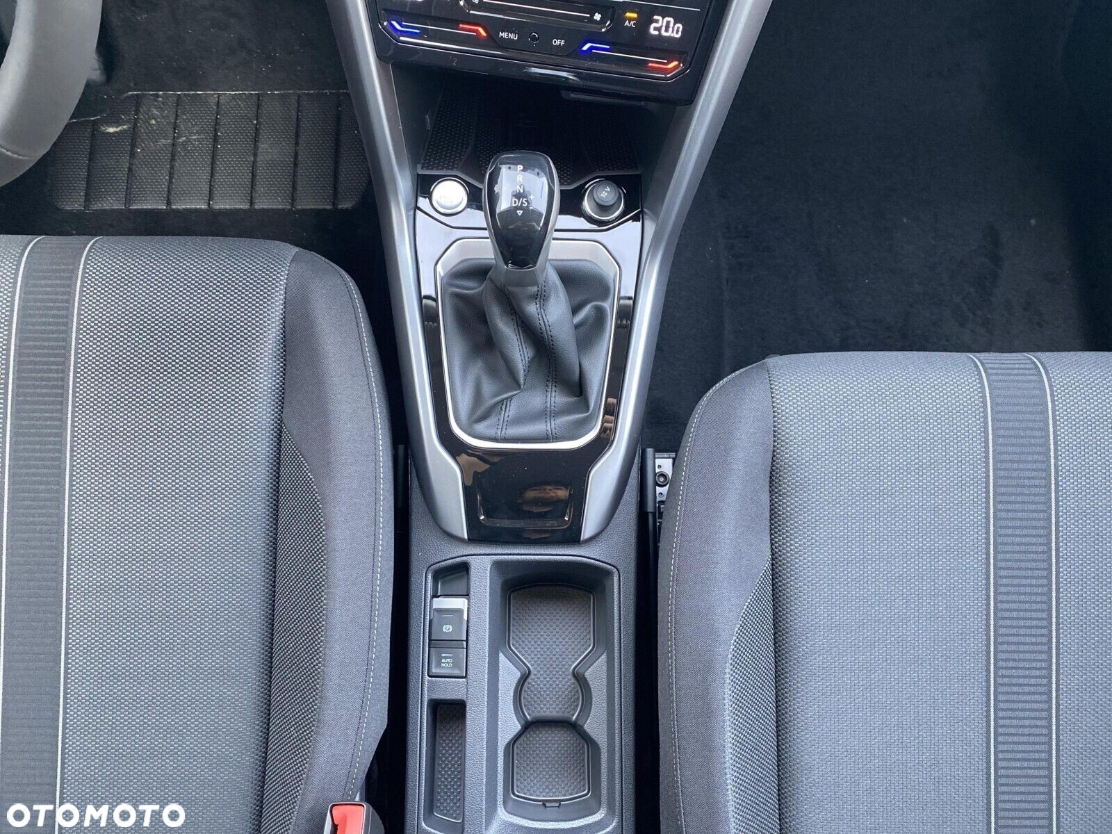 Volkswagen T-Roc - 25