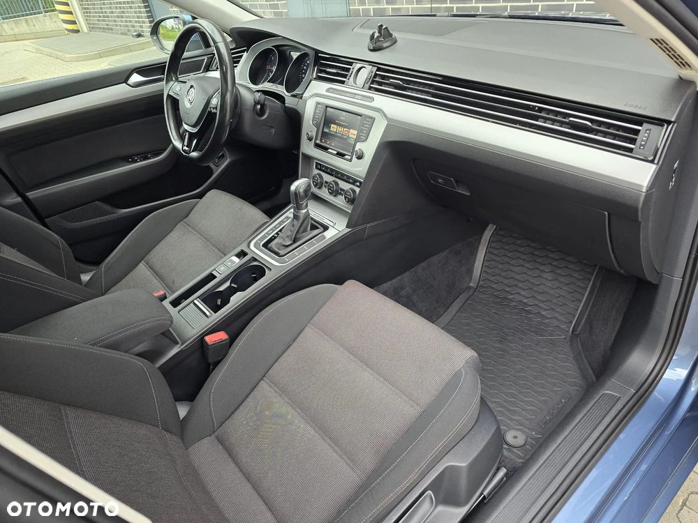 Volkswagen Passat 2.0 TDI SCR 4Motion DDG Highline - 18