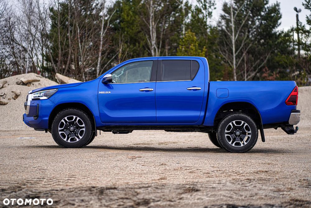 Toyota Hilux 2.8 D-4D Double Cab SR5 4x4 - 5