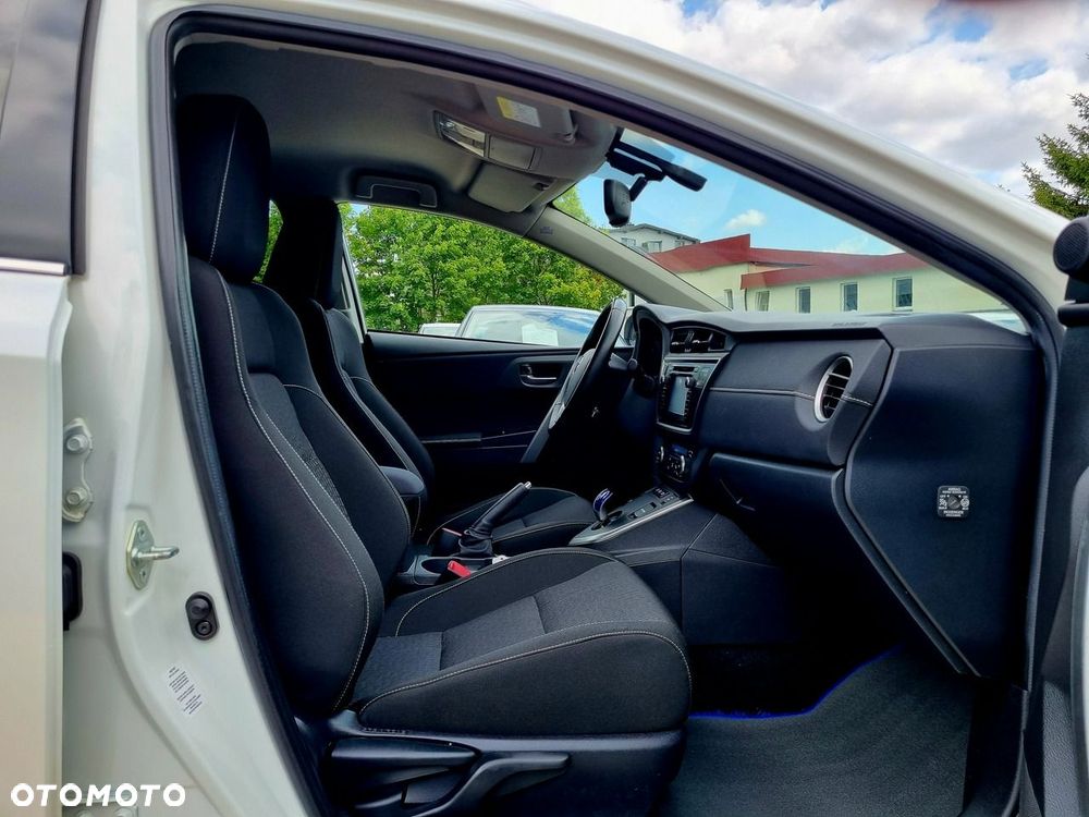Toyota Auris Hybrid 135 Comfort - 11